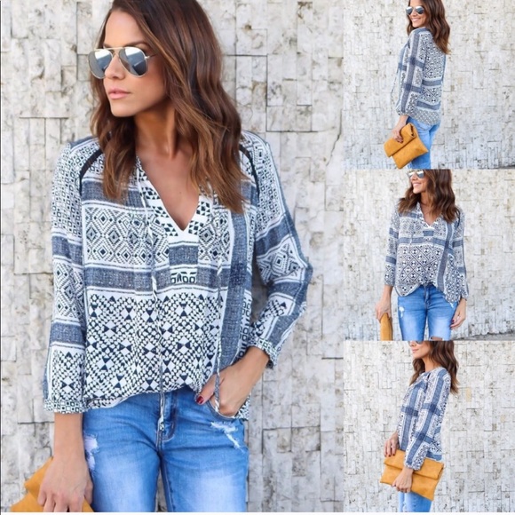 Vici Tops - ✨FLASH SALE✨[Vici] NWOT Bohemian Gypsy Printed Top
